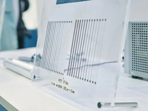 A sample with an ultra-fine pattern printed using MOD paste